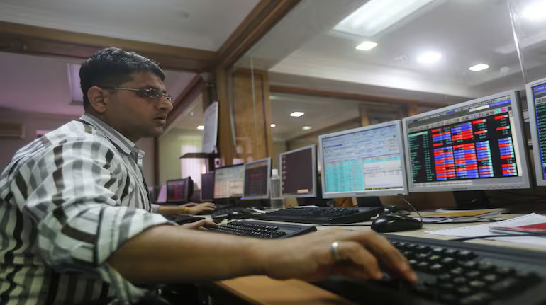Price Action: Persistent Systems shares down 4% as profit falls; Sri Lotus Developers hits 52-week high